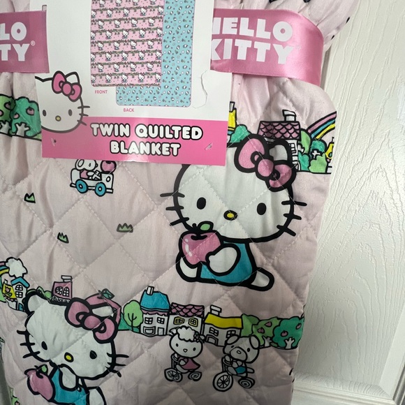 Hello Kitty Twin Quilted Blanket - Pink and Blue - Picture 2 of 5